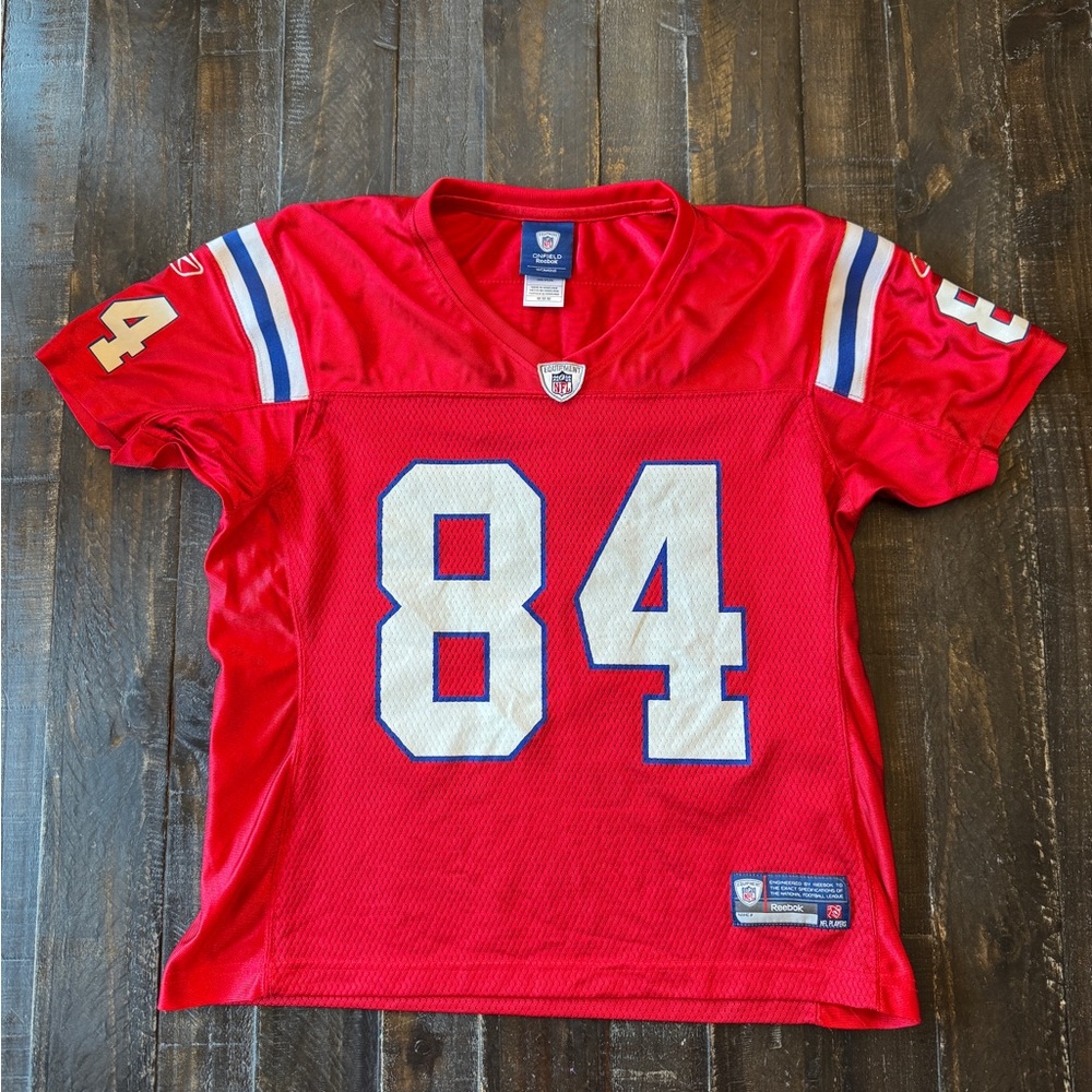 Vintage Red Women’s New England Patriots Reebok NFL Jersey #84 BRANCH